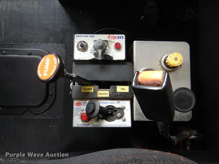 image for item DJ8593 2001 Peterbilt 378  dump truck