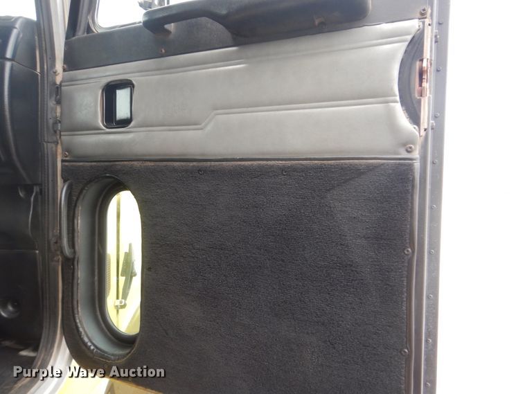 image for item DJ8593 2001 Peterbilt 378  dump truck