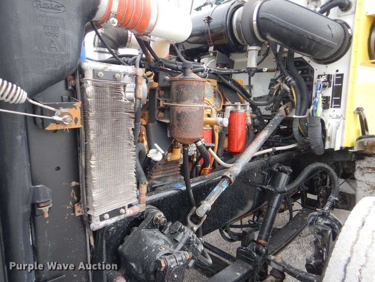 image for item DJ8593 2001 Peterbilt 378  dump truck