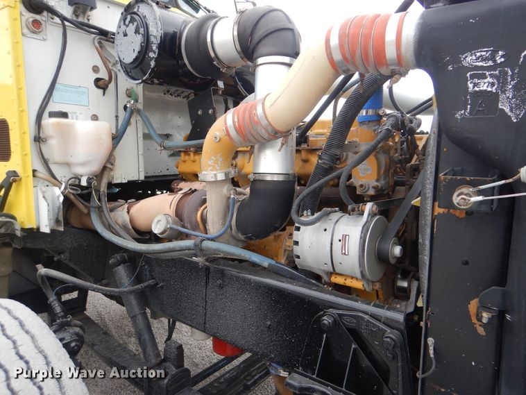 image for item DJ8593 2001 Peterbilt 378  dump truck