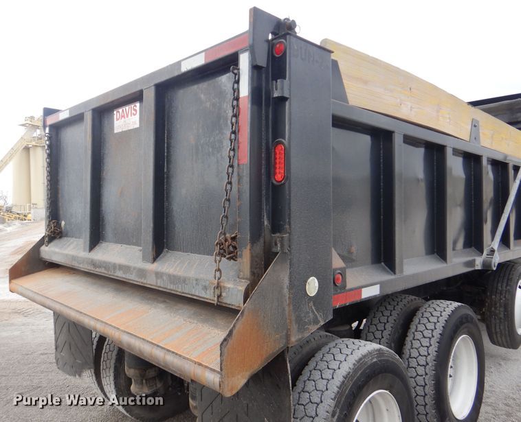 image for item DJ8593 2001 Peterbilt 378  dump truck