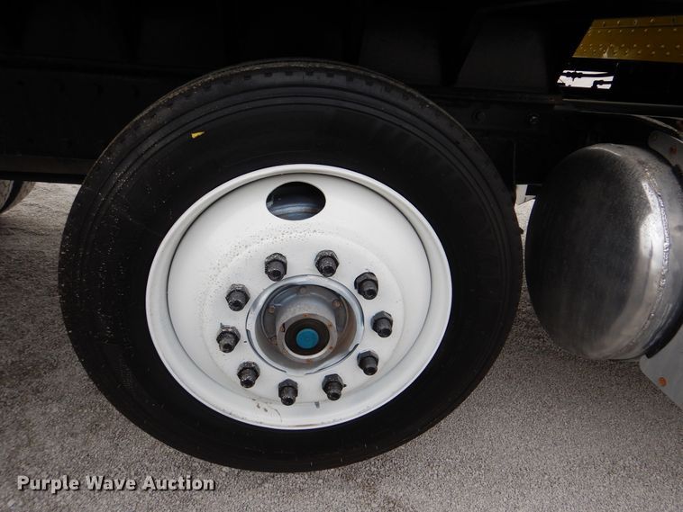 image for item DJ8593 2001 Peterbilt 378  dump truck