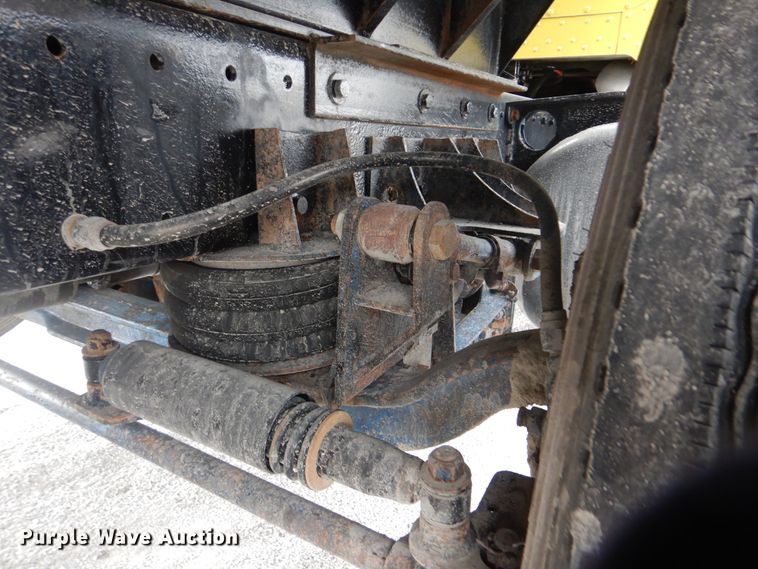 image for item DJ8593 2001 Peterbilt 378  dump truck