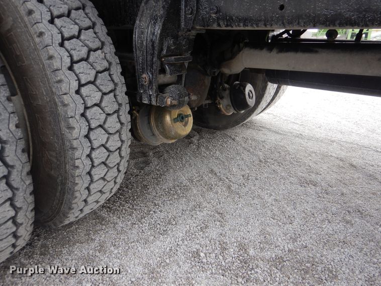 image for item DJ8593 2001 Peterbilt 378  dump truck