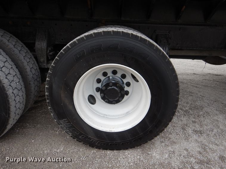 image for item DJ8593 2001 Peterbilt 378  dump truck