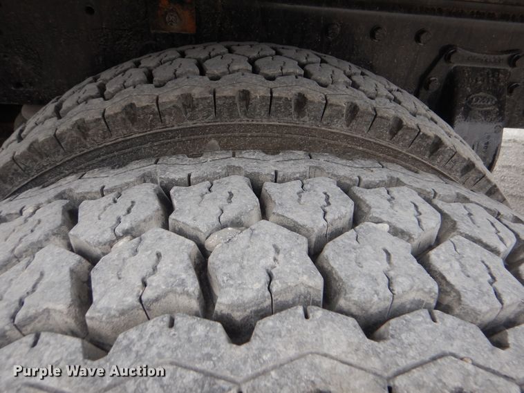 image for item DJ8593 2001 Peterbilt 378  dump truck