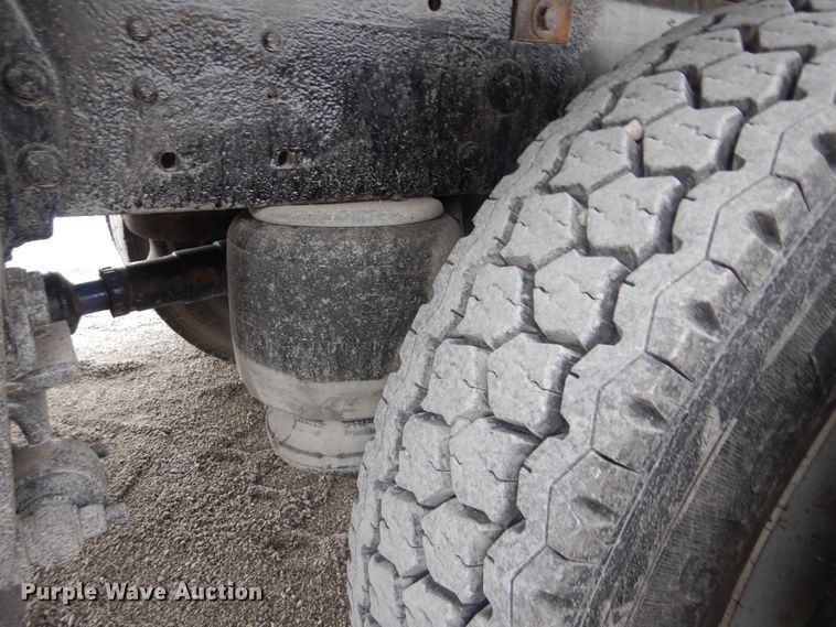 image for item DJ8593 2001 Peterbilt 378  dump truck