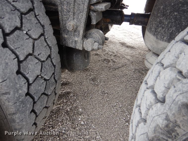 image for item DJ8593 2001 Peterbilt 378  dump truck