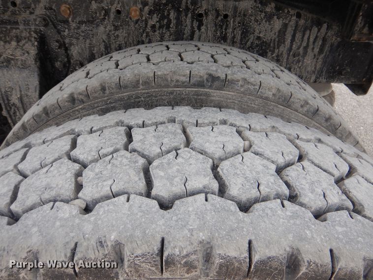 image for item DJ8593 2001 Peterbilt 378  dump truck