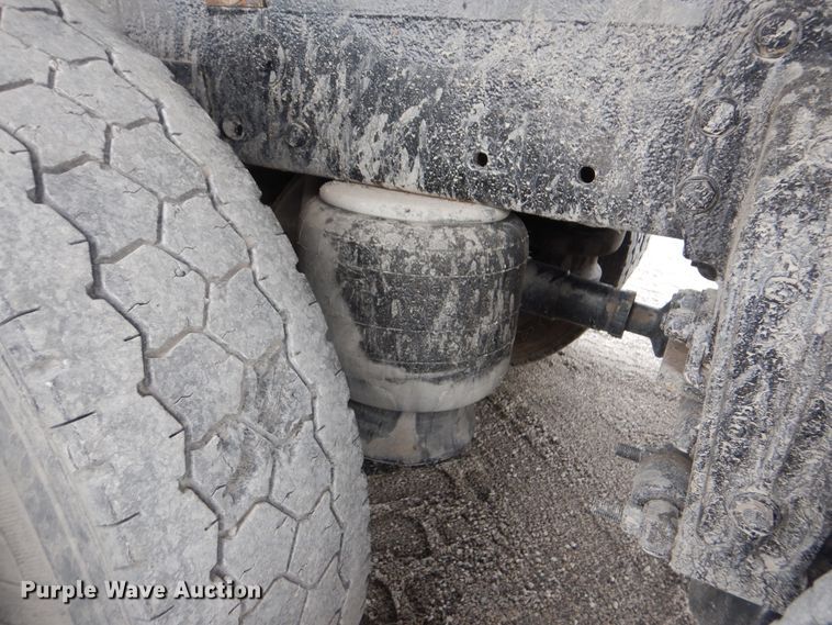 image for item DJ8593 2001 Peterbilt 378  dump truck