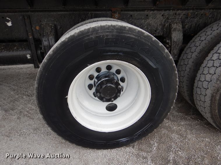 image for item DJ8593 2001 Peterbilt 378  dump truck