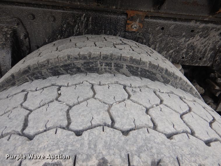 image for item DJ8593 2001 Peterbilt 378  dump truck