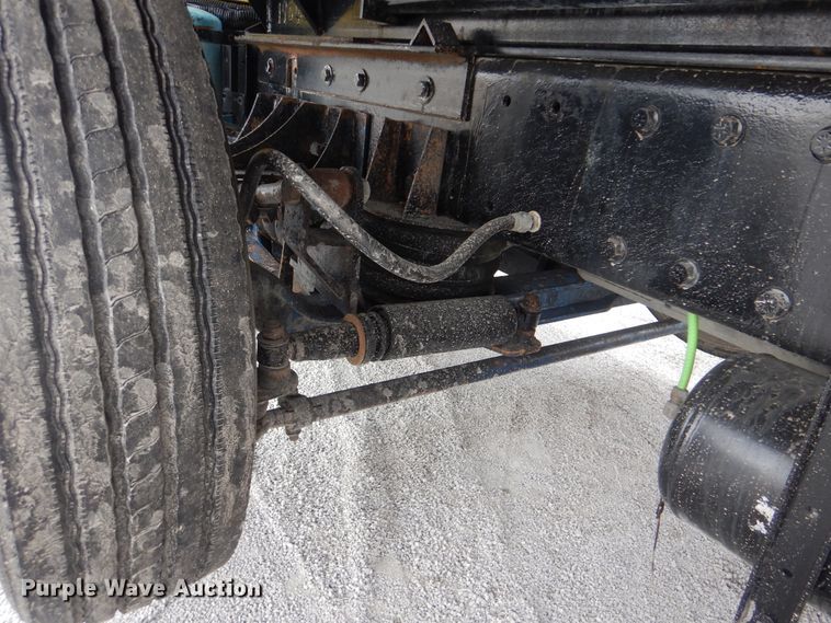 image for item DJ8593 2001 Peterbilt 378  dump truck