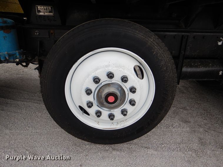 image for item DJ8593 2001 Peterbilt 378  dump truck