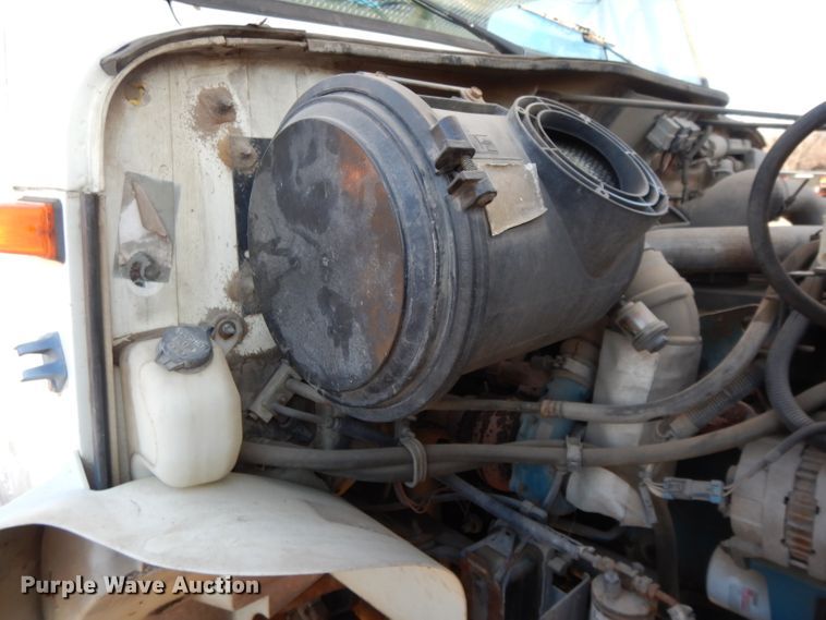 image for item DL2017 1998 International 4700  forestry bucket truck