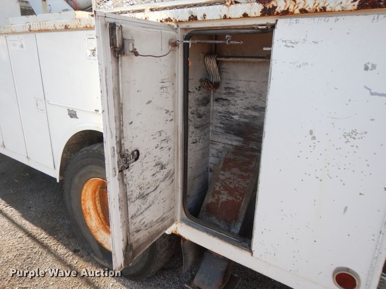 image for item DL2017 1998 International 4700  forestry bucket truck