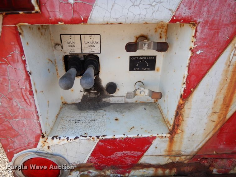 image for item DL2017 1998 International 4700  forestry bucket truck