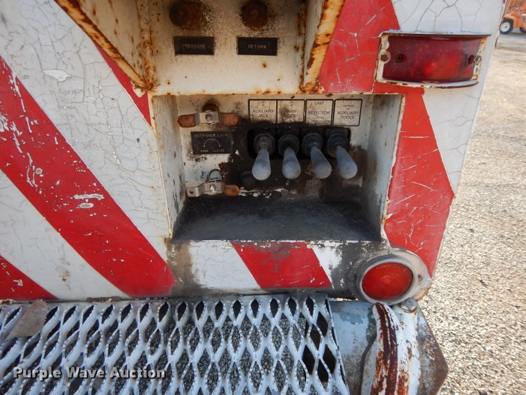 image for item DL2017 1998 International 4700  forestry bucket truck