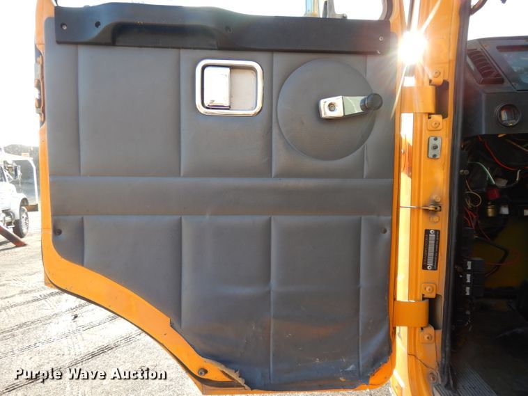 image for item DL2018 1997 Volvo EZ Liner  flatbed truck