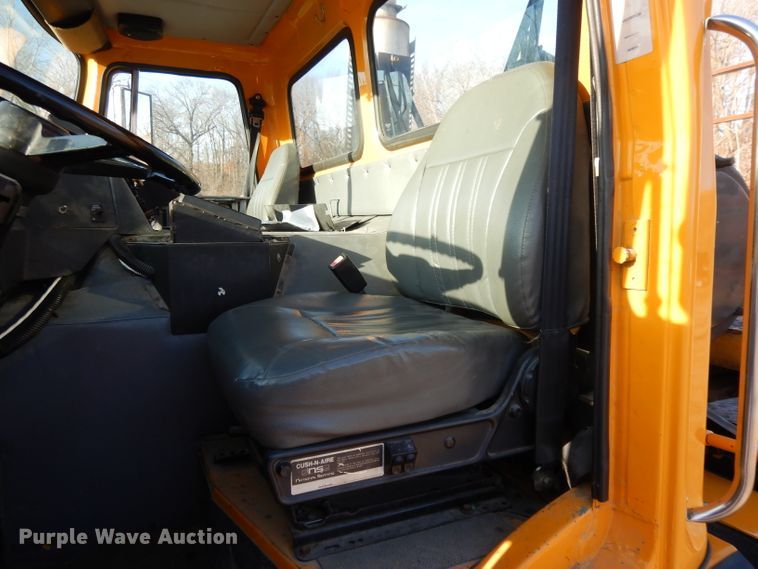 image for item DL2018 1997 Volvo EZ Liner  flatbed truck