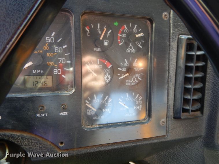 image for item DL2018 1997 Volvo EZ Liner  flatbed truck