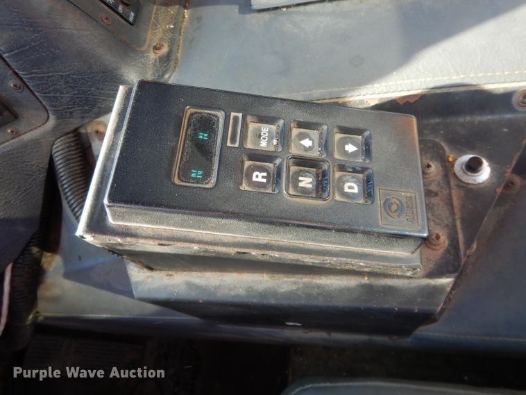 image for item DL2018 1997 Volvo EZ Liner  flatbed truck