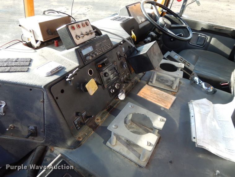 image for item DL2018 1997 Volvo EZ Liner  flatbed truck