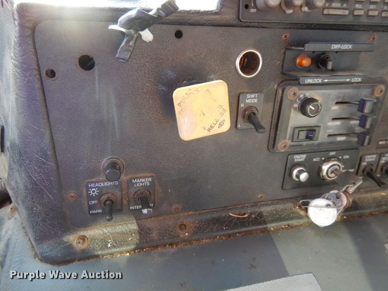 image for item DL2018 1997 Volvo EZ Liner  flatbed truck