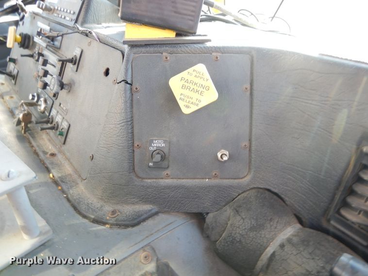 image for item DL2018 1997 Volvo EZ Liner  flatbed truck