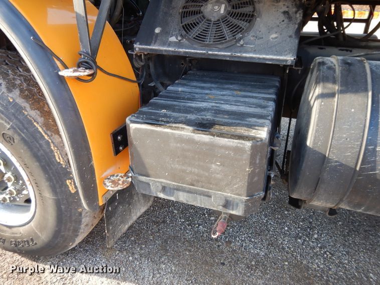 image for item DL2018 1997 Volvo EZ Liner  flatbed truck