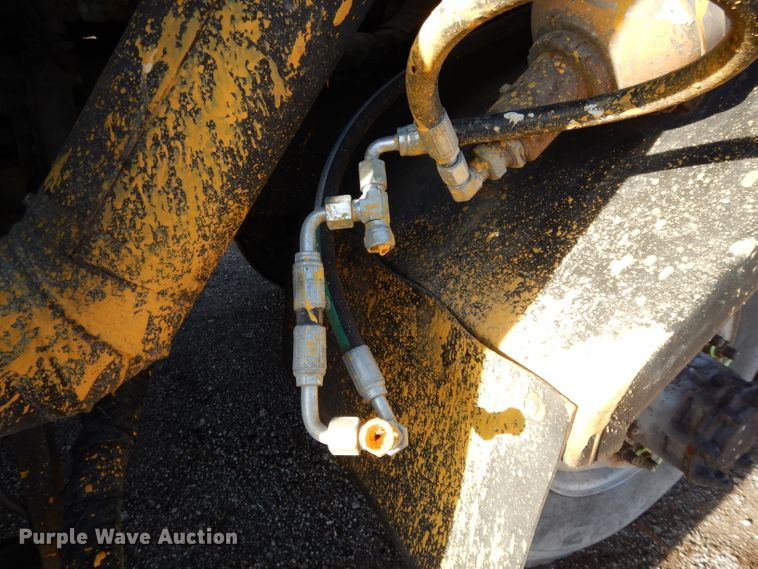 image for item DL2018 1997 Volvo EZ Liner  flatbed truck