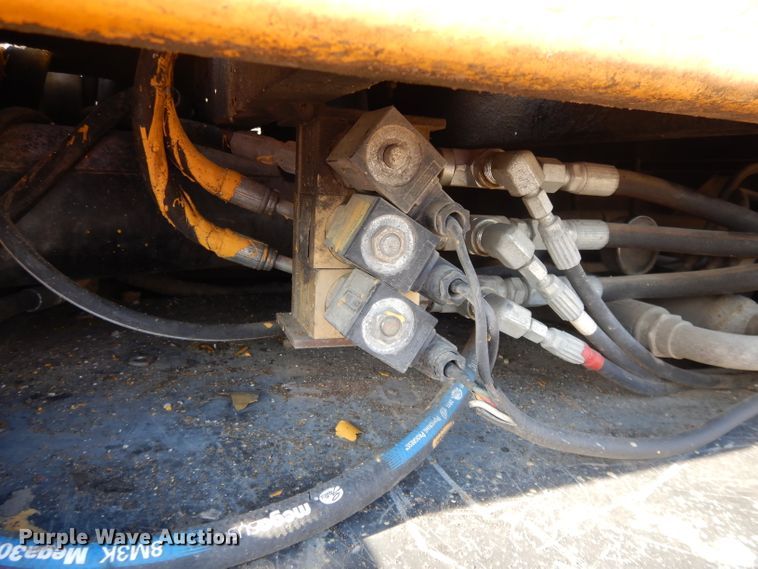 image for item DL2018 1997 Volvo EZ Liner  flatbed truck