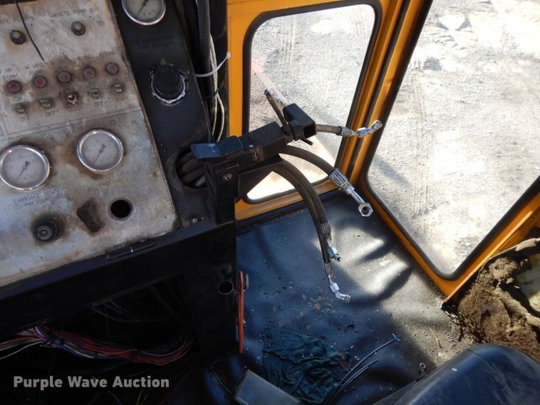 image for item DL2018 1997 Volvo EZ Liner  flatbed truck