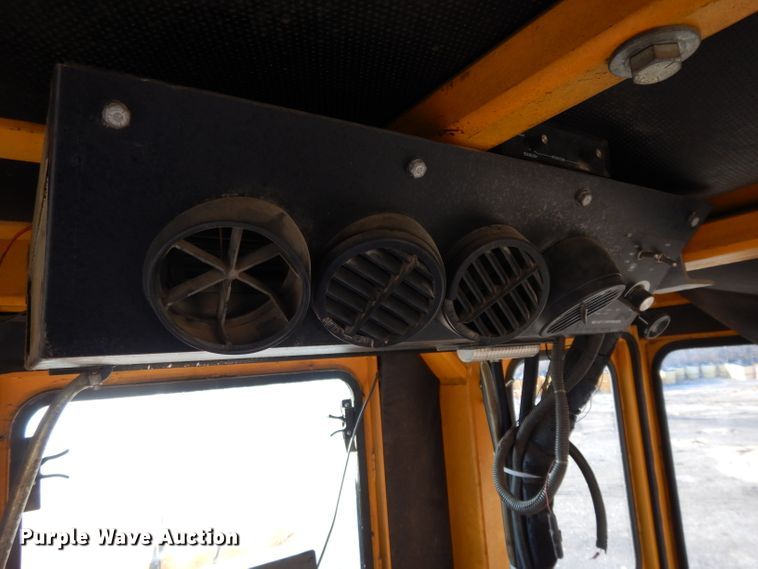 image for item DL2018 1997 Volvo EZ Liner  flatbed truck