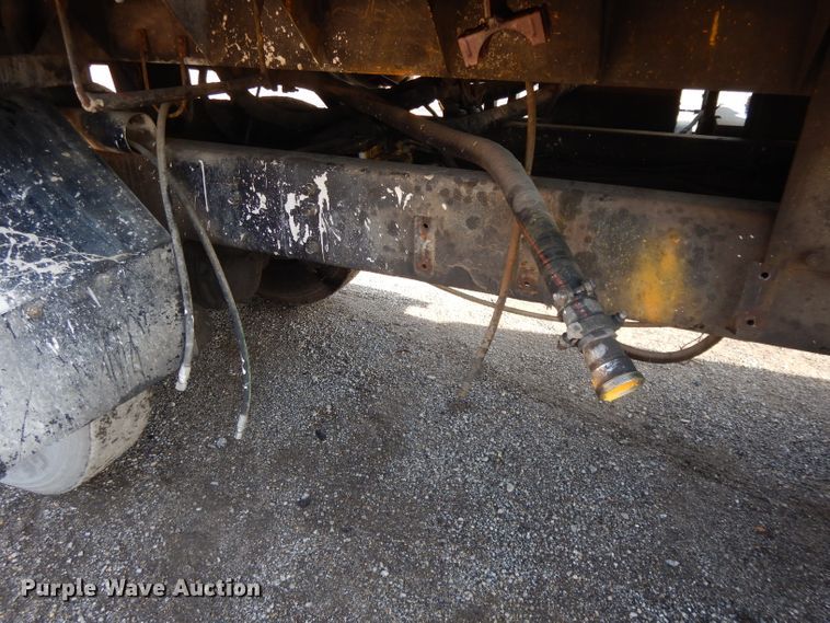 image for item DL2018 1997 Volvo EZ Liner  flatbed truck