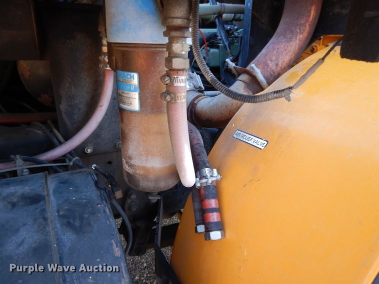 image for item DL2018 1997 Volvo EZ Liner  flatbed truck