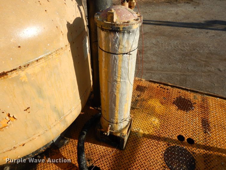 image for item DL2018 1997 Volvo EZ Liner  flatbed truck