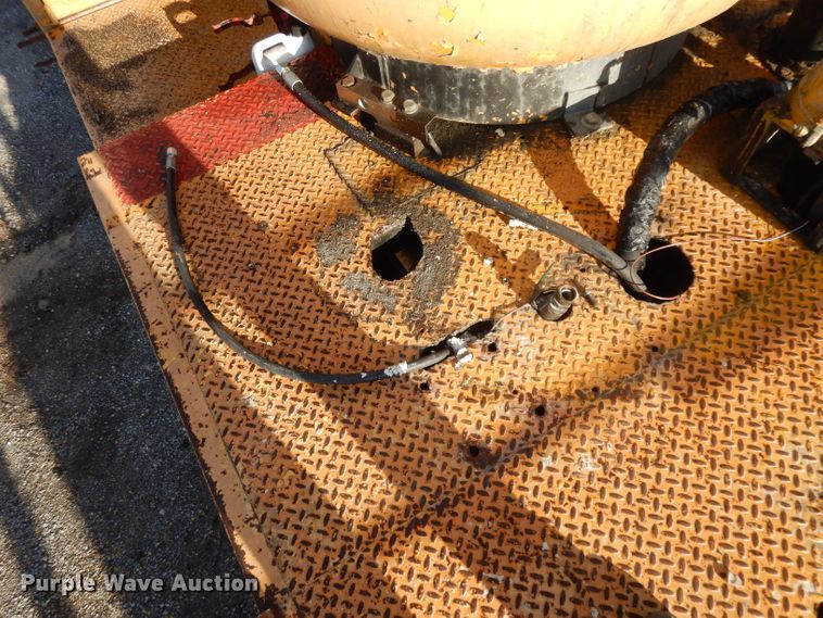 image for item DL2018 1997 Volvo EZ Liner  flatbed truck