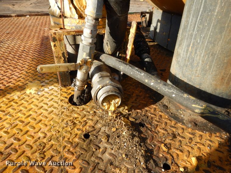 image for item DL2018 1997 Volvo EZ Liner  flatbed truck