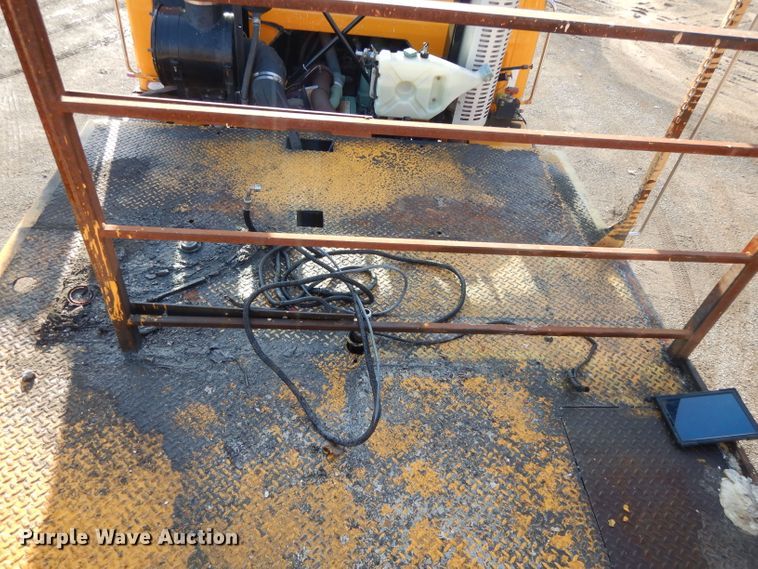 image for item DL2018 1997 Volvo EZ Liner  flatbed truck