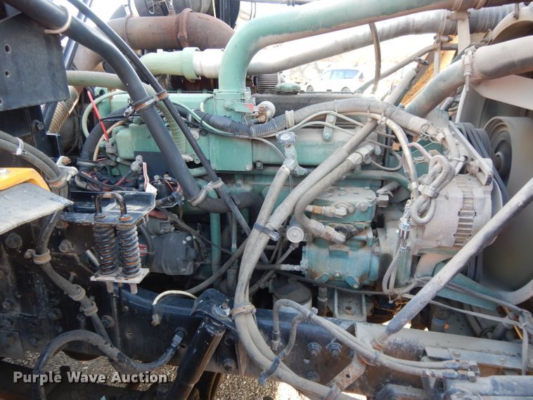 image for item DL2018 1997 Volvo EZ Liner  flatbed truck