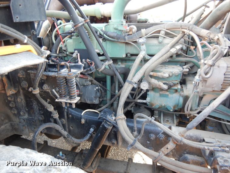 image for item DL2018 1997 Volvo EZ Liner  flatbed truck