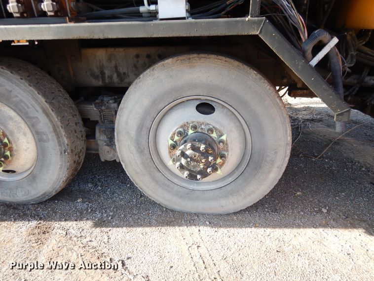 image for item DL2018 1997 Volvo EZ Liner  flatbed truck