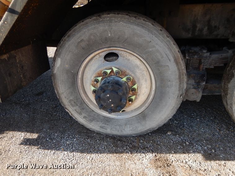 image for item DL2018 1997 Volvo EZ Liner  flatbed truck