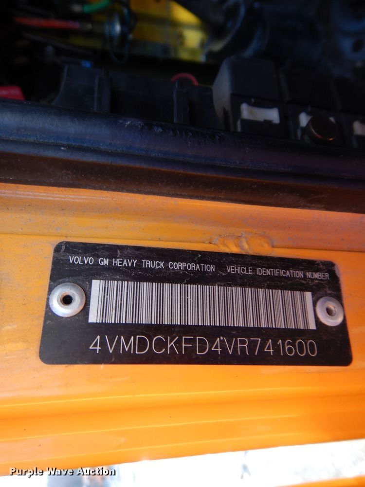 image for item DL2018 1997 Volvo EZ Liner  flatbed truck