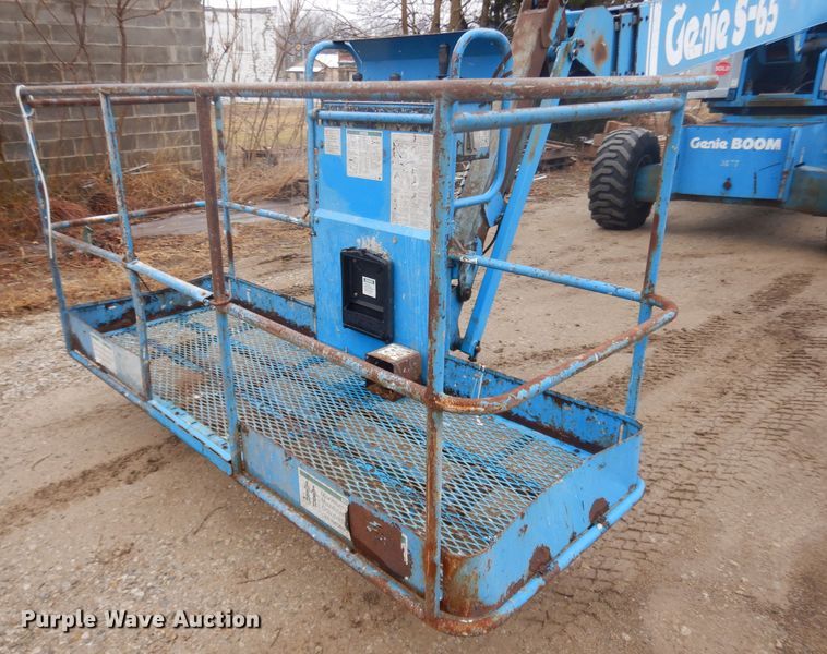 image for item DL2696 1995 Genie S65  boom lift