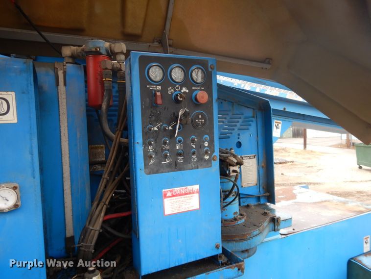 image for item DL2696 1995 Genie S65  boom lift