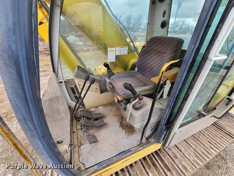 image for item FW9664 New Holland EC270  excavator