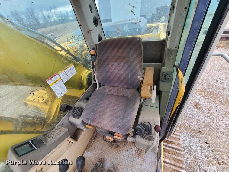 image for item FW9664 New Holland EC270  excavator