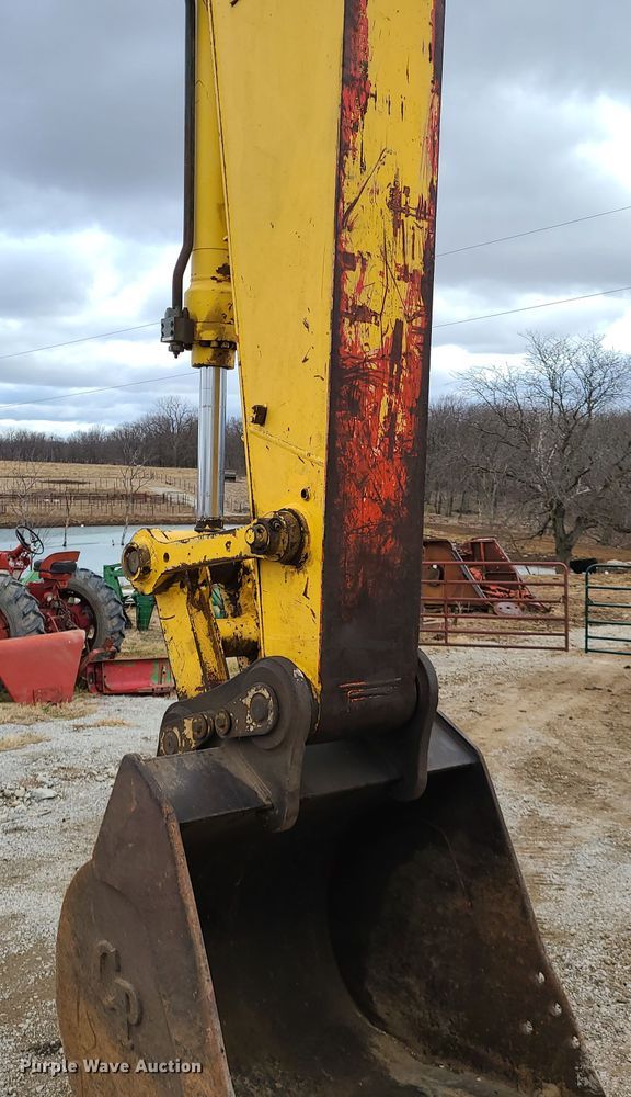 image for item FW9664 New Holland EC270  excavator